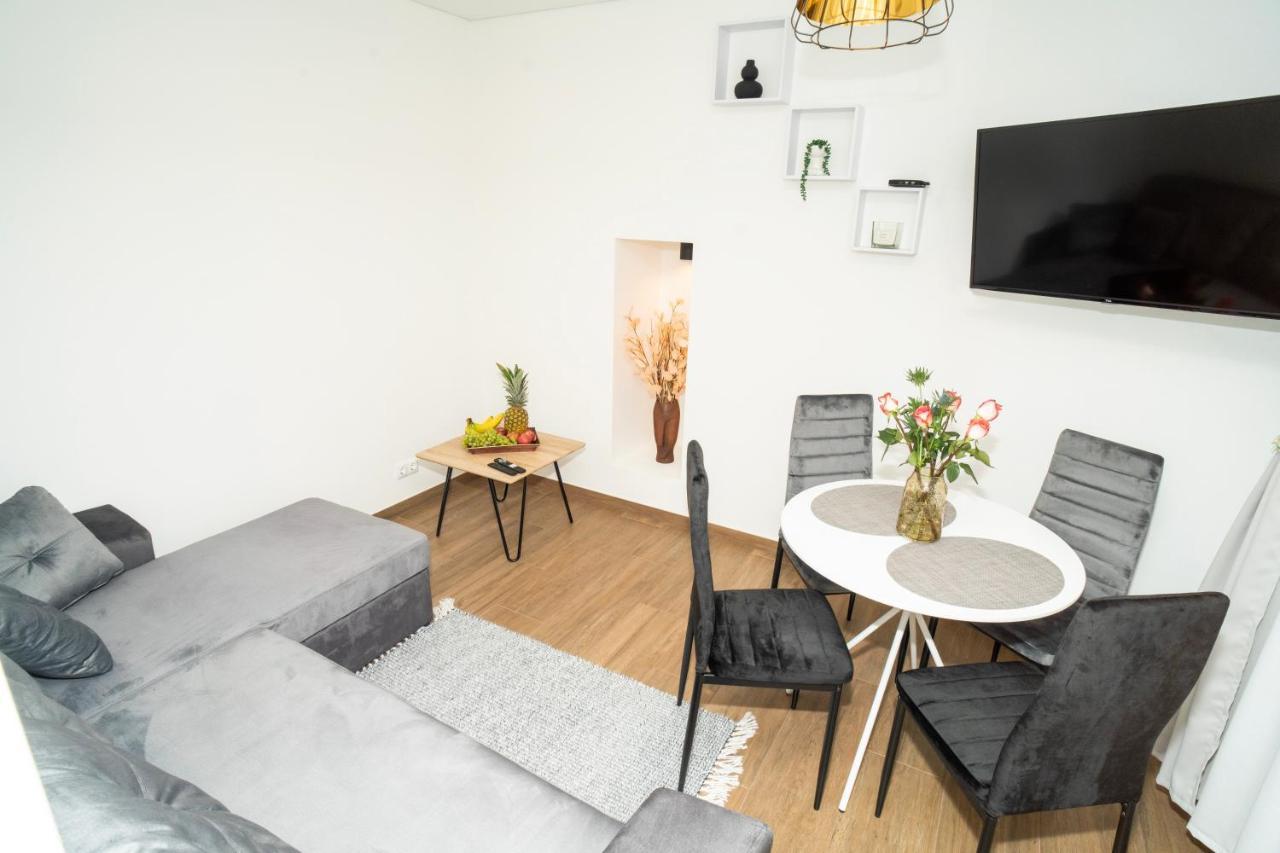 Downhill Apartment On The Groundfloor Каунас Экстерьер фото