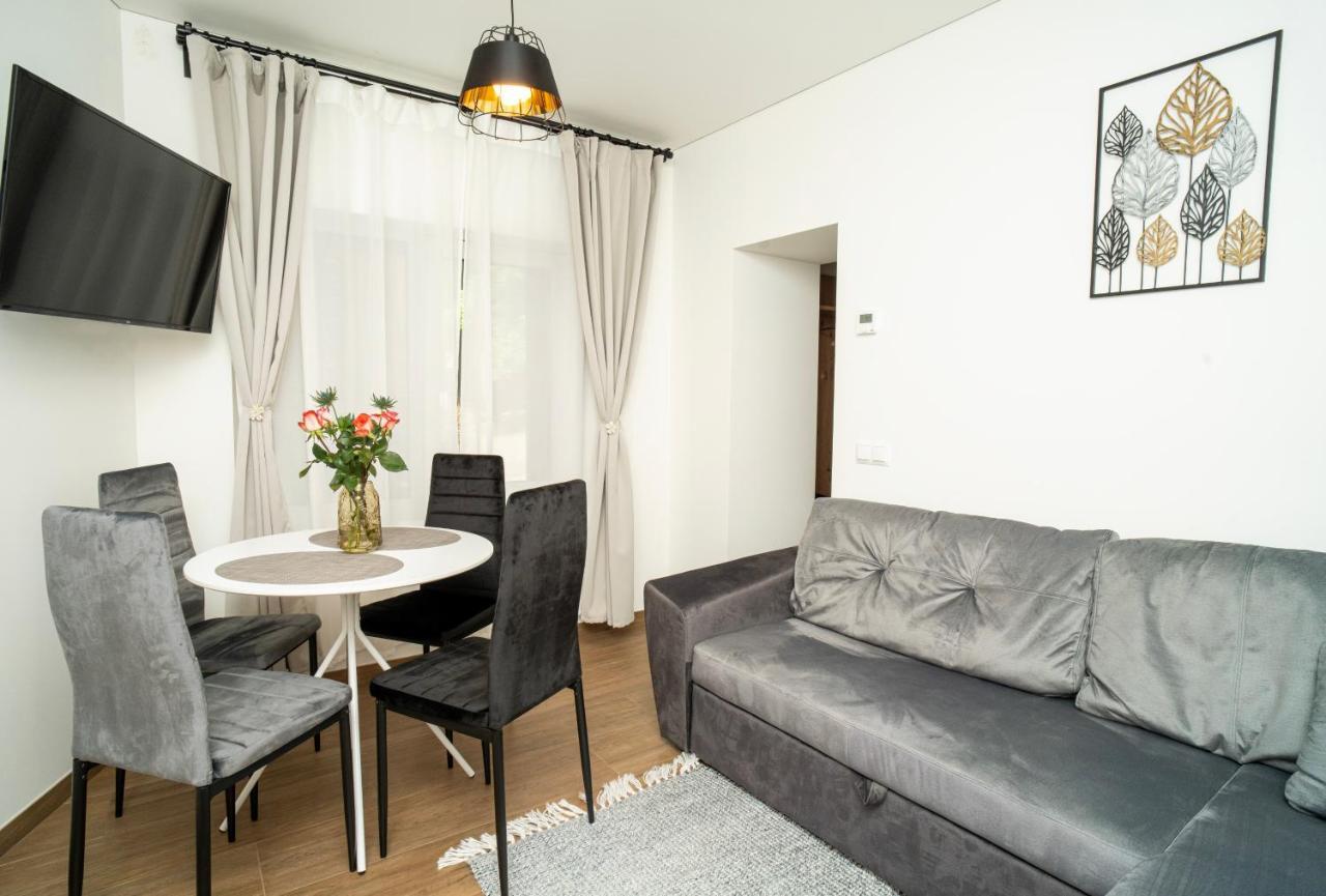 Downhill Apartment On The Groundfloor Каунас Экстерьер фото